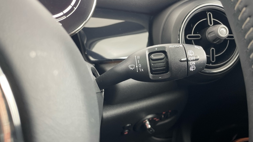 MINI Hatchback 135kW Cooper S Level 3 33kWh 3dr Auto Electric Hatchback - Image 63