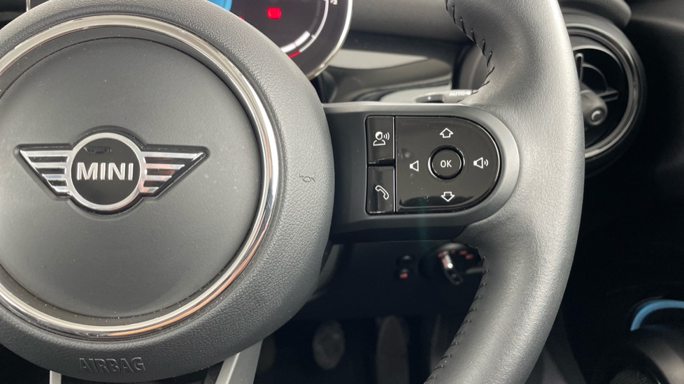 MINI Hatchback 1.5 Cooper Classic Premium 5dr Petrol Hatchback - Image 18