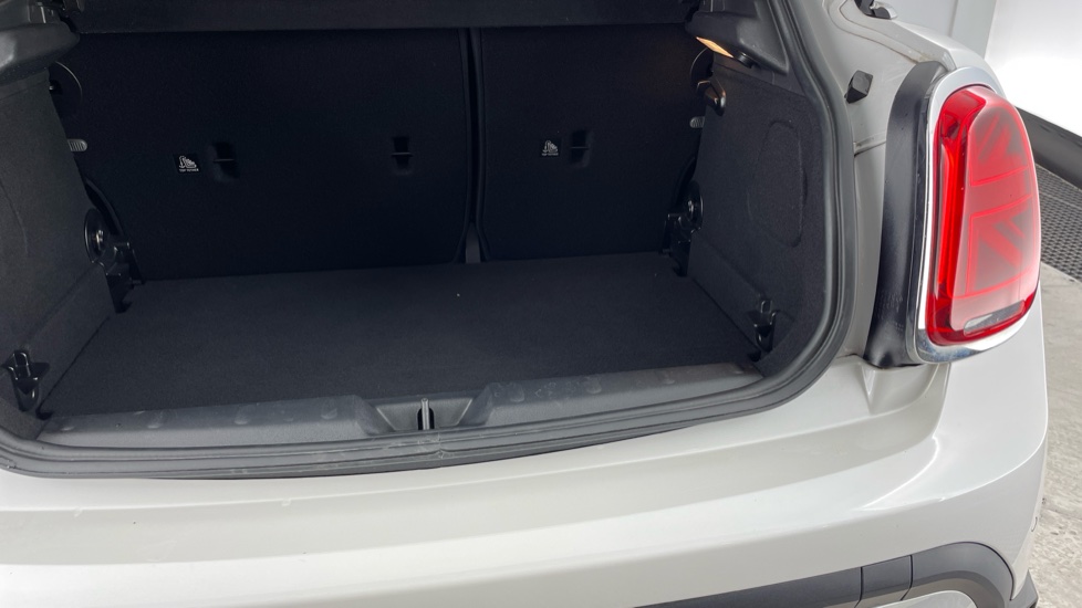 MINI Hatchback 1.5 Cooper Classic Premium 5dr Petrol Hatchback - Image 36