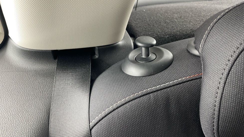 MINI Hatchback 1.5 Cooper Classic Premium 5dr Petrol Hatchback - Image 42