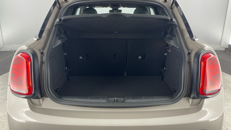 MINI Cooper 2.0 S Sport 5dr Auto Petrol Hatchback - Image 13