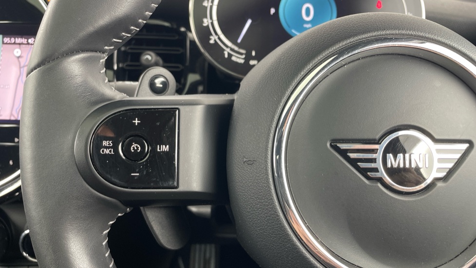 MINI Cooper 2.0 S Sport 5dr Auto Petrol Hatchback - Image 17