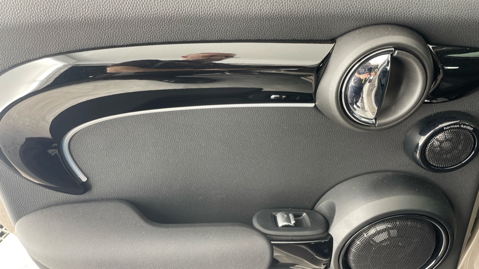 MINI Cooper 2.0 S Sport 5dr Auto Petrol Hatchback - Image 31