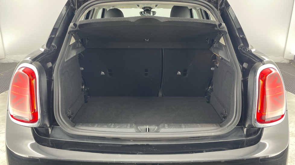 MINI Hatchback 1.5 Cooper Classic Premium 5dr Auto Petrol Hatchback - Image 13