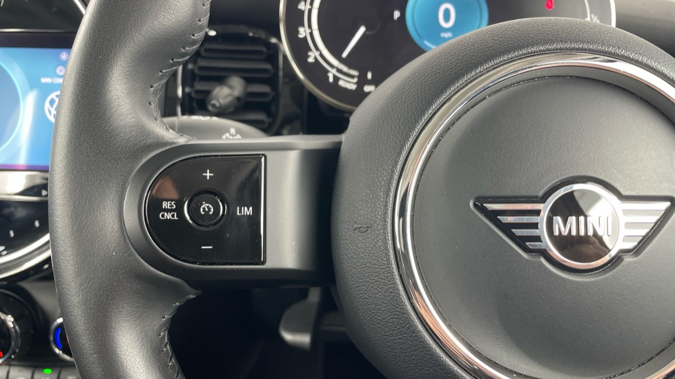 MINI Hatchback 1.5 Cooper Classic Premium 5dr Auto Petrol Hatchback - Image 17