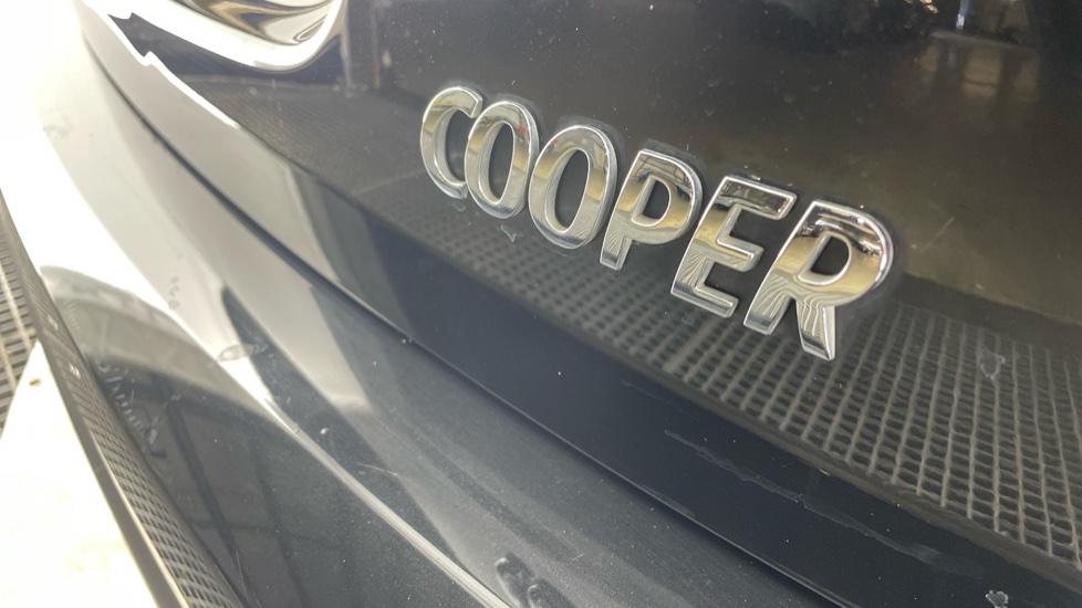 MINI Hatchback 1.5 Cooper Classic Premium 5dr Auto Petrol Hatchback - Image 39