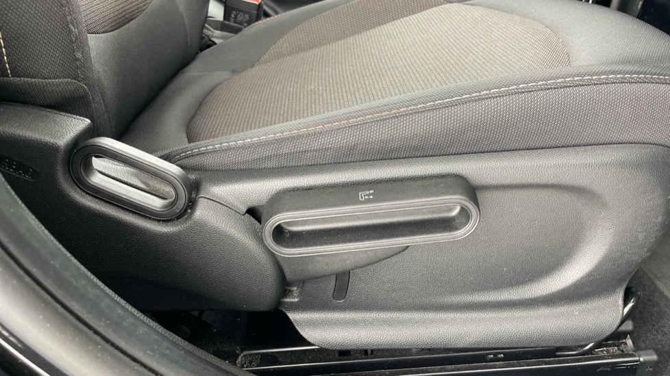 MINI Hatchback 1.5 Cooper Classic Premium 5dr Auto Petrol Hatchback - Image 45