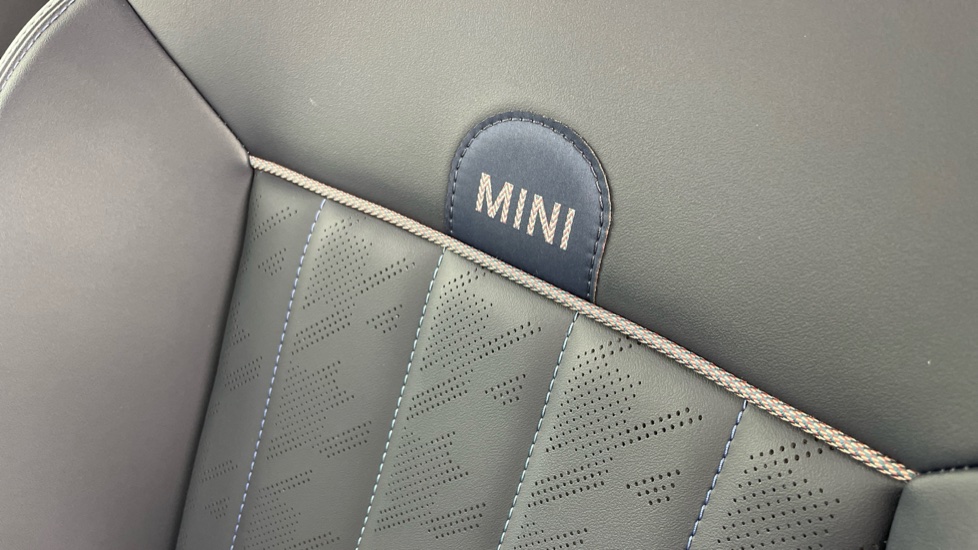 MINI Cooper 2.0 S Exclusive 3dr Auto Petrol Hatchback - Image 30
