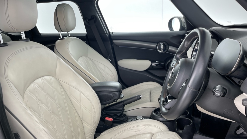 MINI Hatchback 2.0 Cooper S Exclusive 5dr Auto Petrol Hatchback - Image 11