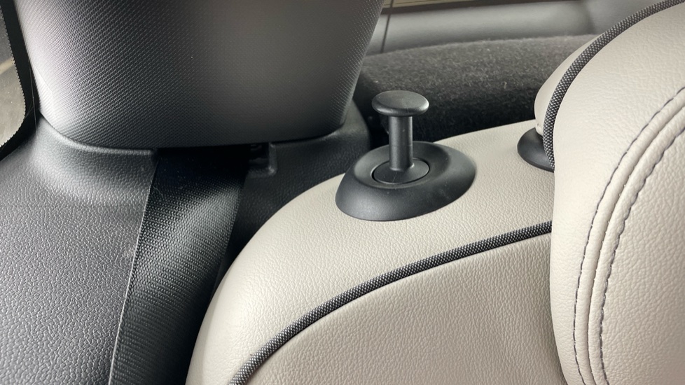 MINI Hatchback 2.0 Cooper S Exclusive 5dr Auto Petrol Hatchback - Image 46