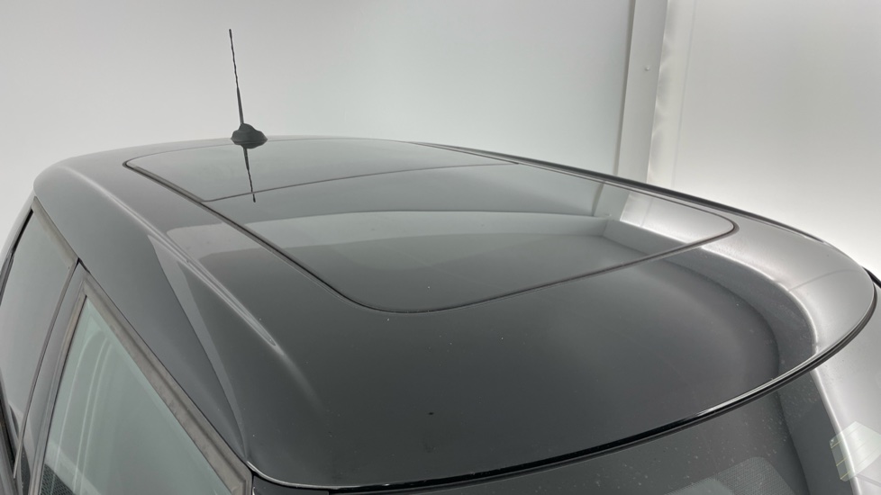 MINI Cooper 1.5 C Exclusive 5dr Auto Petrol Hatchback - Image 21