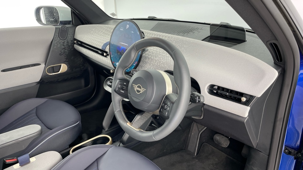 MINI Cooper 135kW E Exclusive 41kWh 3dr Auto Electric Hatchback - Image 6