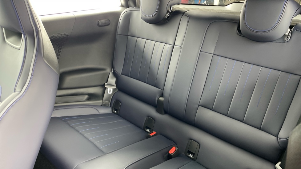 MINI Cooper 135kW E Exclusive 41kWh 3dr Auto Electric Hatchback - Image 12