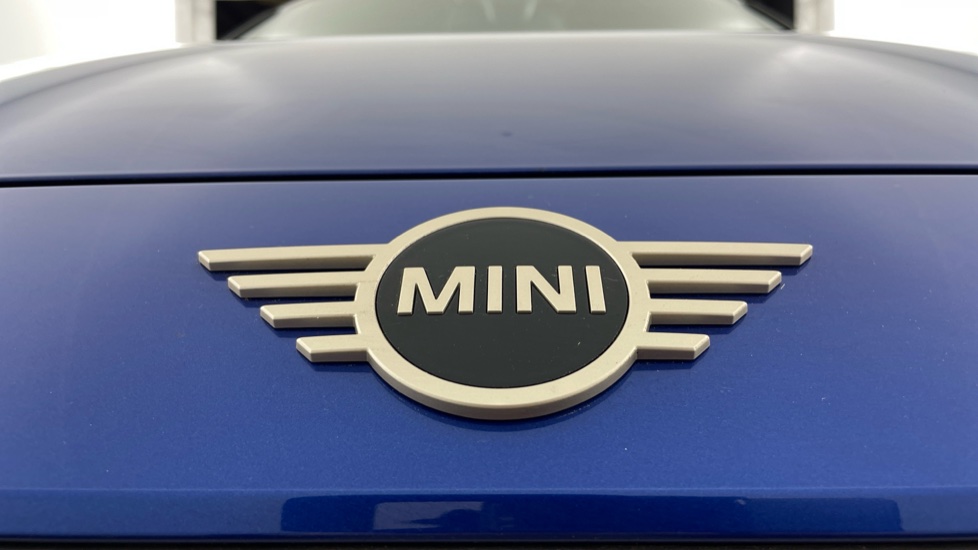 MINI Cooper 135kW E Exclusive 41kWh 3dr Auto Electric Hatchback - Image 24