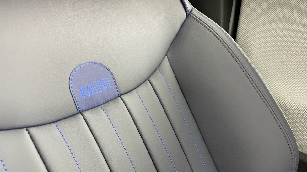 MINI Cooper 135kW E Exclusive 41kWh 3dr Auto Electric Hatchback - Image 52