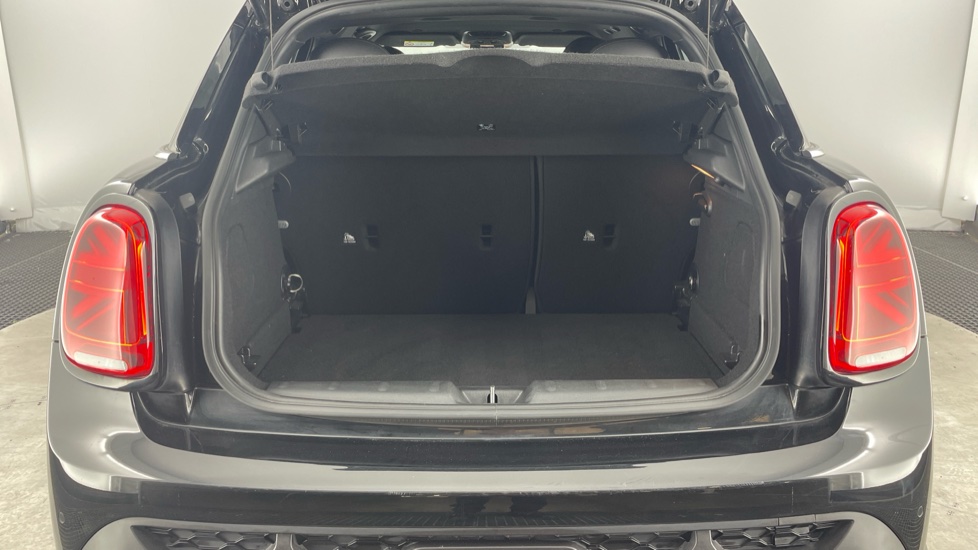 MINI Hatchback 1.5 Cooper Sport Premium 5dr Auto Petrol Hatchback - Image 13