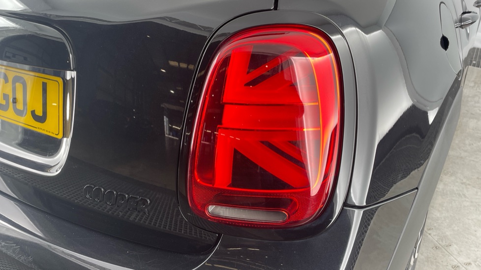 MINI Hatchback 1.5 Cooper Sport Premium 5dr Auto Petrol Hatchback - Image 22
