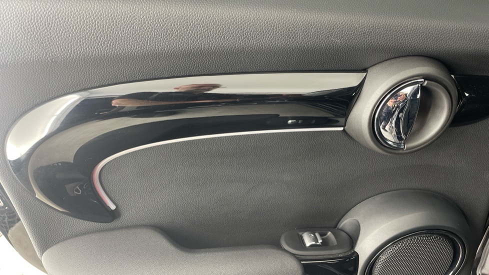 MINI Hatchback 1.5 Cooper Sport Premium 5dr Auto Petrol Hatchback - Image 31