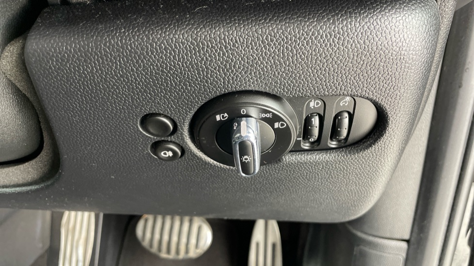 MINI Hatchback 2.0 Cooper S Sport 3dr Auto Petrol Hatchback - Image 53