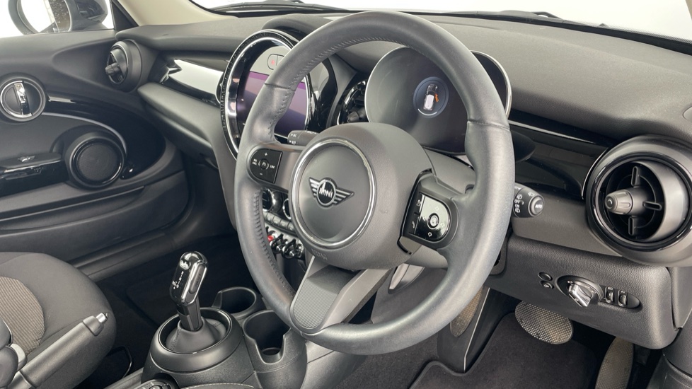 MINI Hatchback 1.5 Cooper Classic Premium 3dr Auto Petrol Hatchback - Image 6