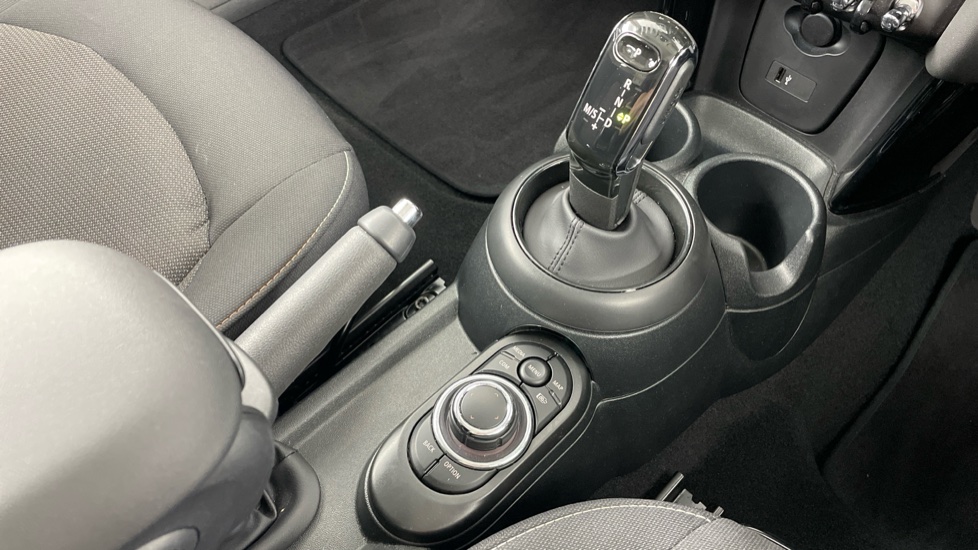 MINI Hatchback 1.5 Cooper Classic Premium 3dr Auto Petrol Hatchback - Image 10