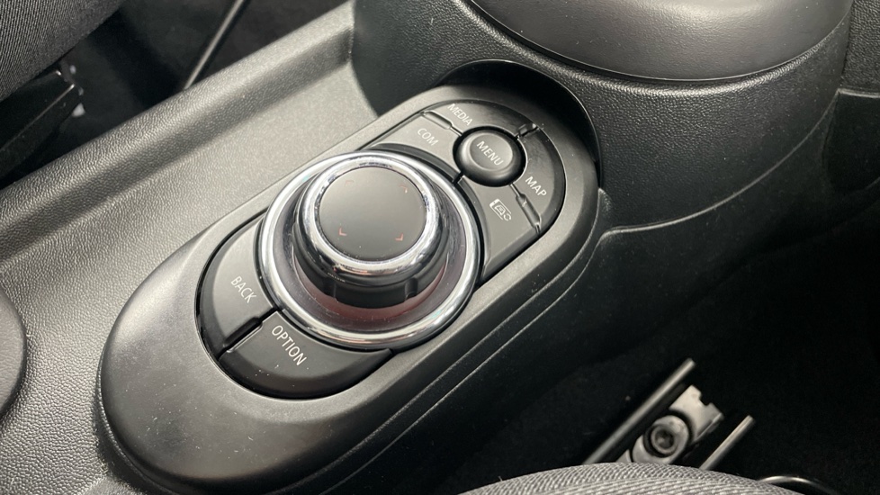 MINI Hatchback 1.5 Cooper Classic Premium 3dr Auto Petrol Hatchback - Image 19