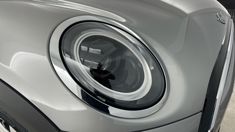 MINI Hatchback 1.5 Cooper Classic Premium 3dr Auto Petrol Hatchback - Image 23