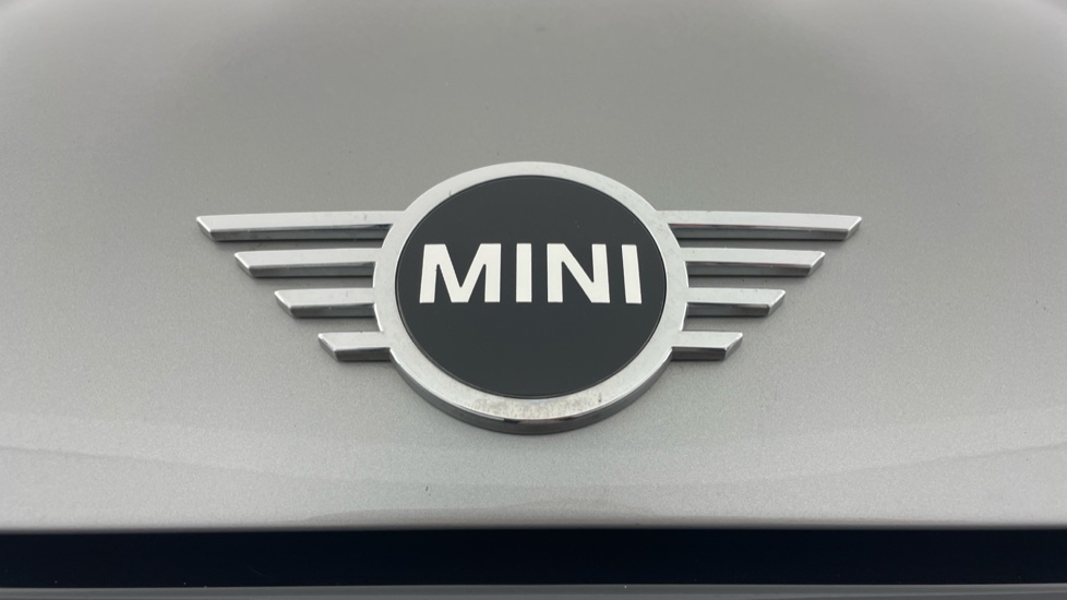MINI Hatchback 1.5 Cooper Classic Premium 3dr Auto Petrol Hatchback - Image 24