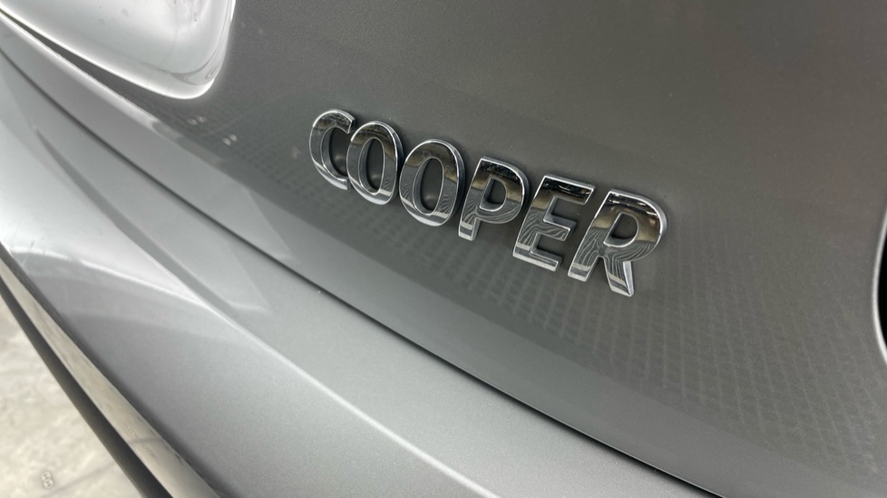 MINI Hatchback 1.5 Cooper Classic Premium 3dr Auto Petrol Hatchback - Image 39