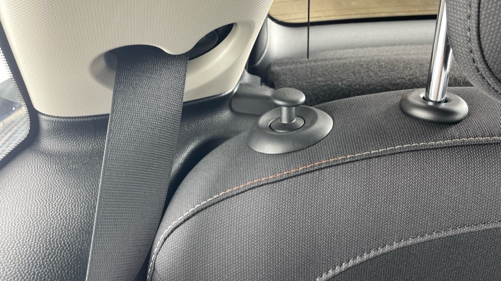 MINI Hatchback 1.5 Cooper Classic Premium 3dr Auto Petrol Hatchback - Image 45