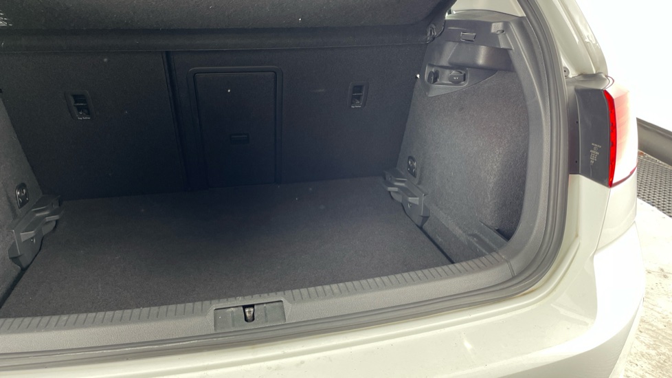 Volkswagen Golf 1.5 TSI EVO SE [Nav] 5dr Petrol Hatchback - Image 39