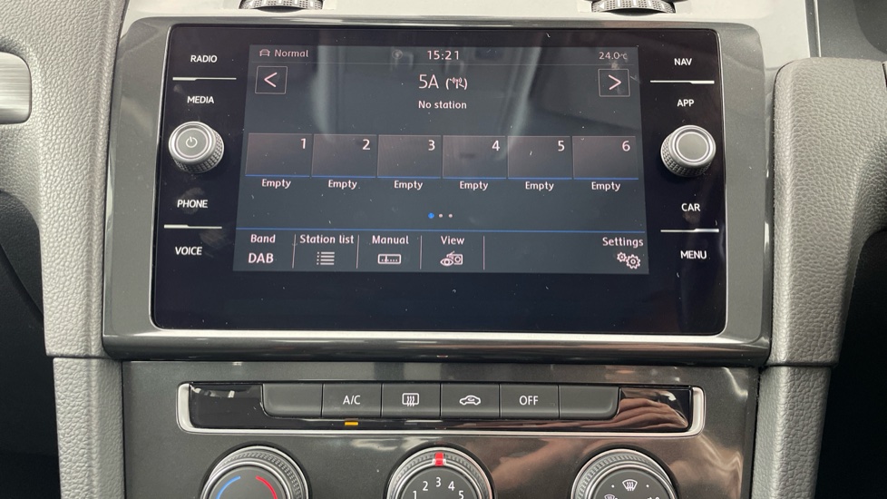 Volkswagen Golf 1.5 TSI EVO SE [Nav] 5dr Petrol Hatchback - Image 60