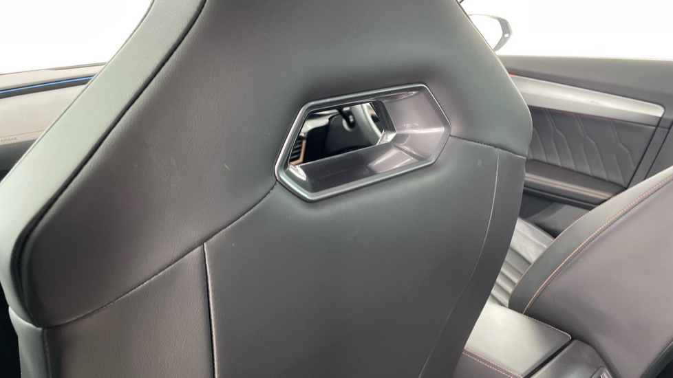 CUPRA Formentor 2.0 TSI 190 V2 5dr DSG 4Drive Petrol Estate - Image 32