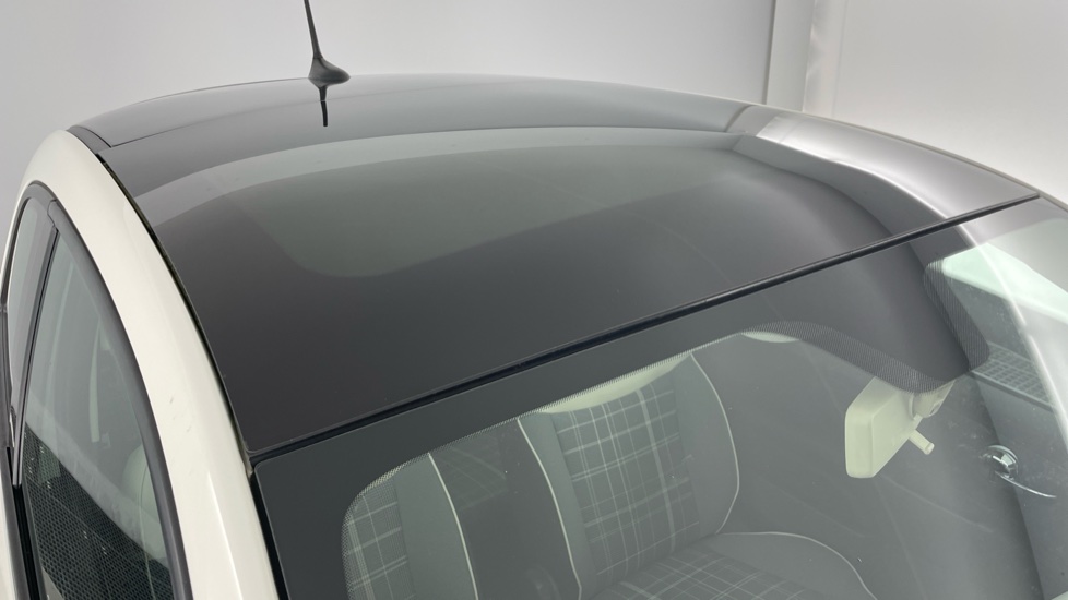 Fiat 500 1.2 Lounge 3dr Petrol Hatchback - Image 21