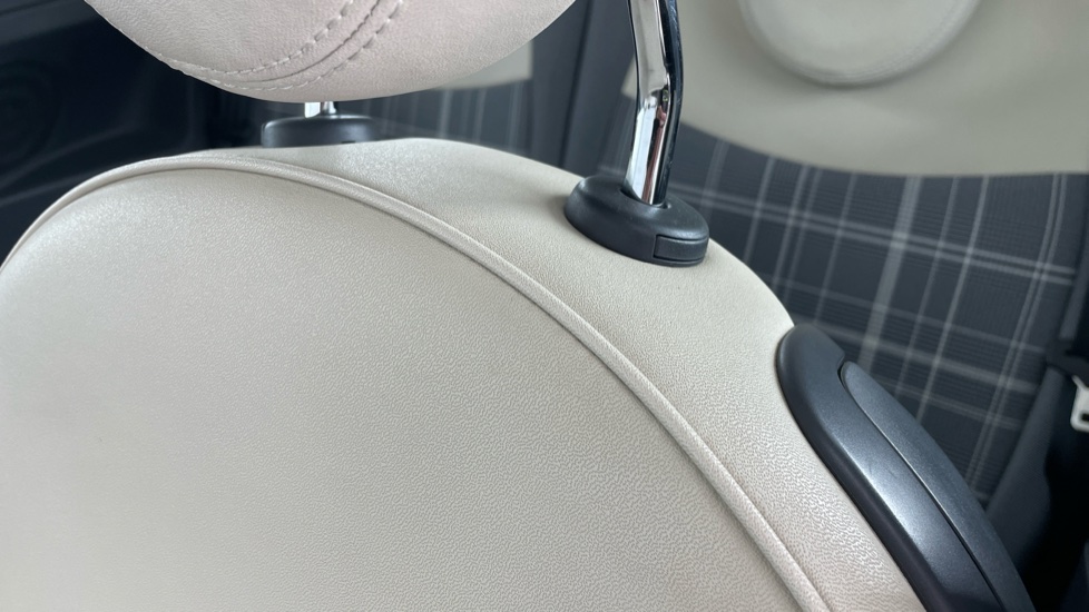 Fiat 500 1.2 Lounge 3dr Petrol Hatchback - Image 28