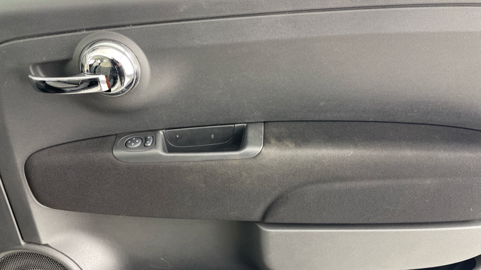 Fiat 500 1.2 Lounge 3dr Petrol Hatchback - Image 38