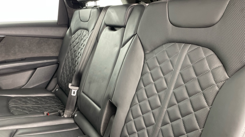Audi Q7 SQ7 TFSI Quattro Vorsprung 5dr Tiptronic Petrol Estate - Image 12