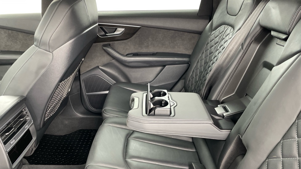 Audi Q7 SQ7 TFSI Quattro Vorsprung 5dr Tiptronic Petrol Estate - Image 35