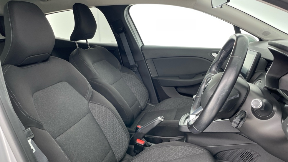 Renault Clio 1.0 TCe 100 Iconic 5dr Petrol Hatchback - Image 11