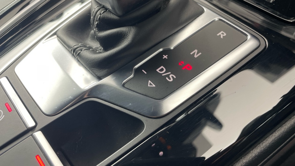 Audi A4 35 TFSI Black Edition 4dr S Tronic Petrol Saloon - Image 19