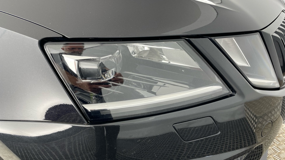 Skoda Octavia 2.0 TSI 245 vRS 5dr Petrol Hatchback - Image 23
