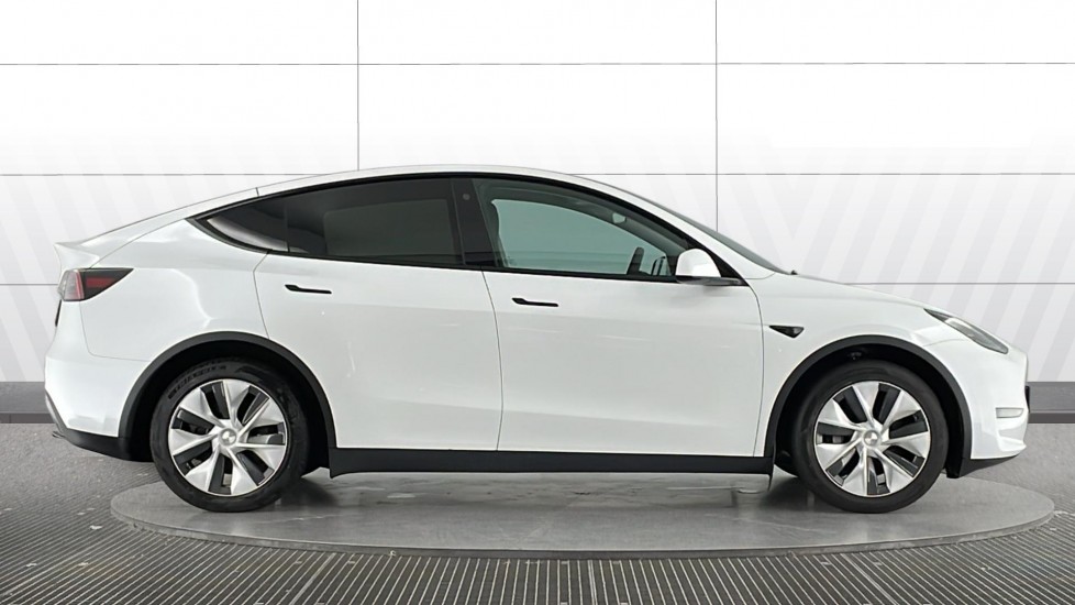Tesla Model Y Long Range AWD 5dr Auto Electric Hatchback - Image 3