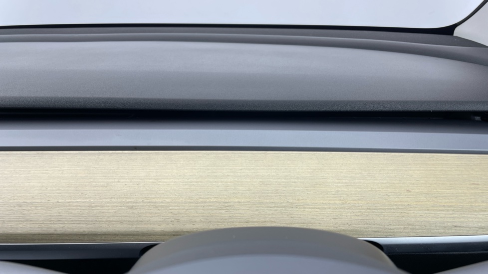 Tesla Model Y Long Range AWD 5dr Auto Electric Hatchback - Image 9