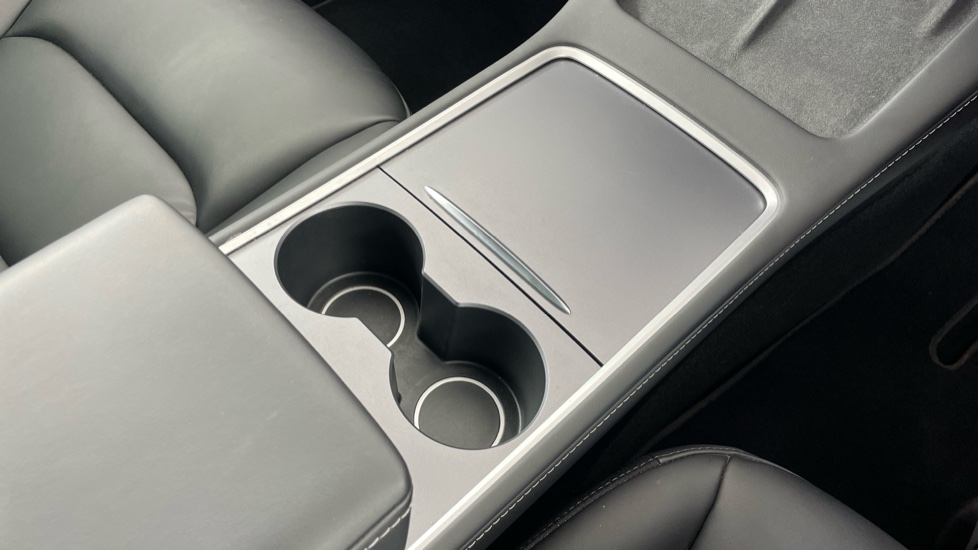 Tesla Model Y Long Range AWD 5dr Auto Electric Hatchback - Image 10