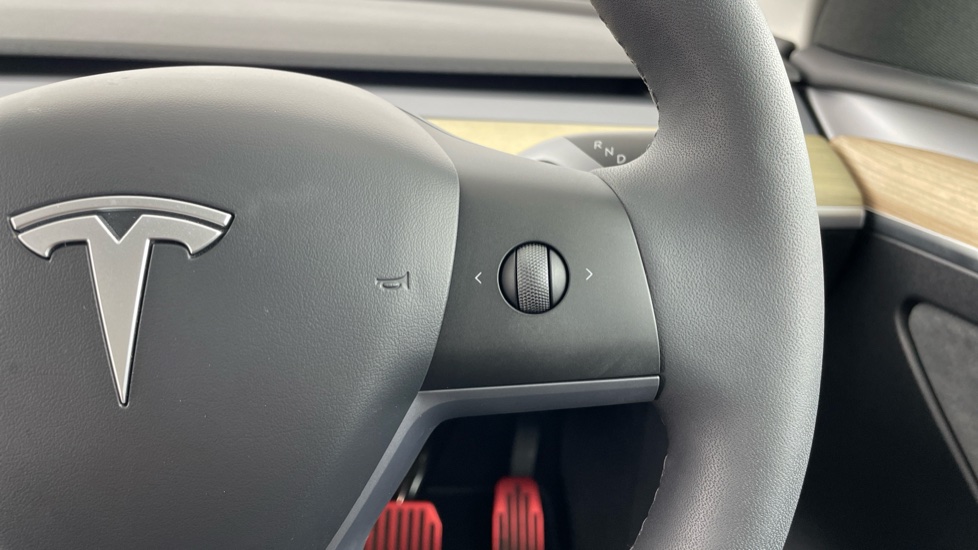Tesla Model Y Long Range AWD 5dr Auto Electric Hatchback - Image 18