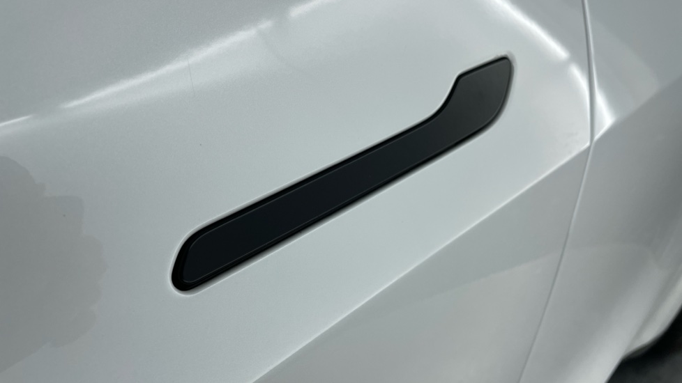 Tesla Model Y Long Range AWD 5dr Auto Electric Hatchback - Image 26