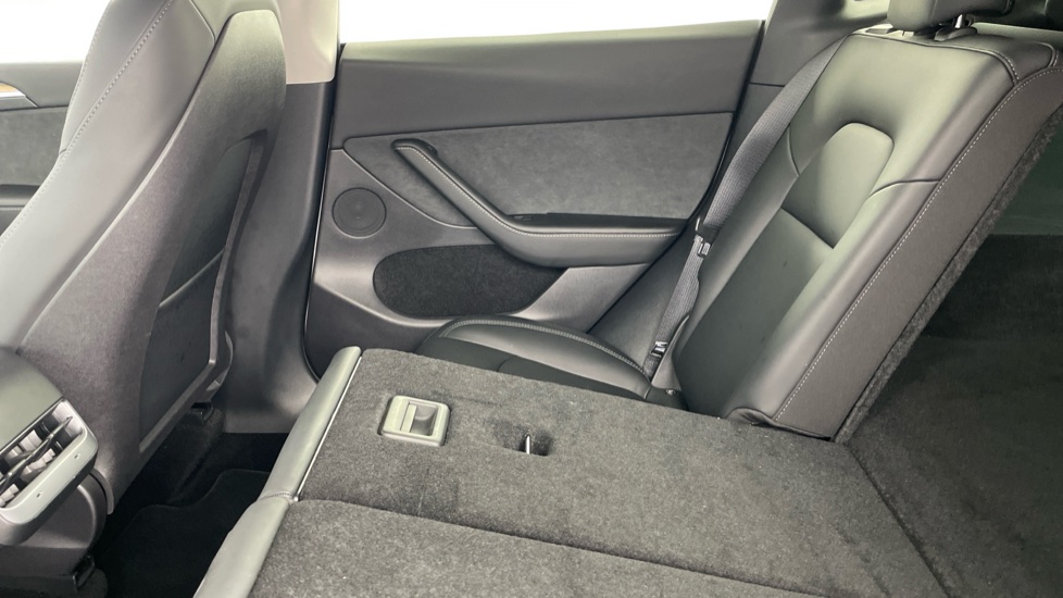 Tesla Model Y Long Range AWD 5dr Auto Electric Hatchback - Image 36