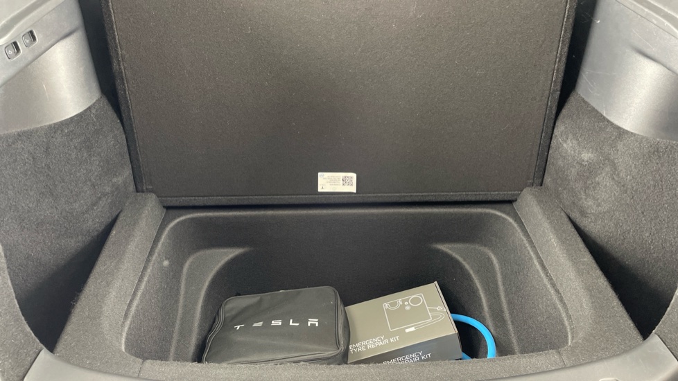 Tesla Model Y Long Range AWD 5dr Auto Electric Hatchback - Image 39