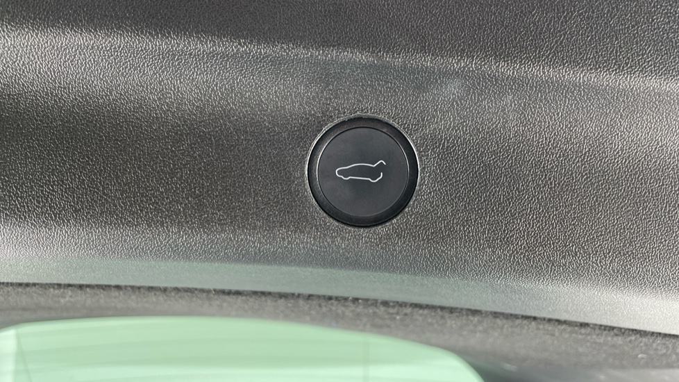 Tesla Model Y Long Range AWD 5dr Auto Electric Hatchback - Image 41