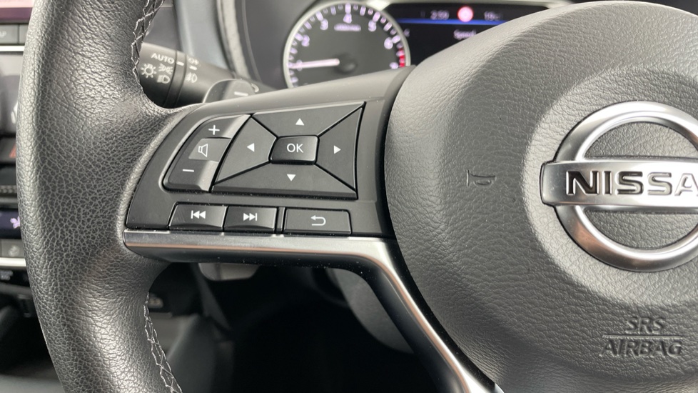 Nissan Juke 1.0 DiG-T Tekna 5dr DCT Petrol Hatchback - Image 17
